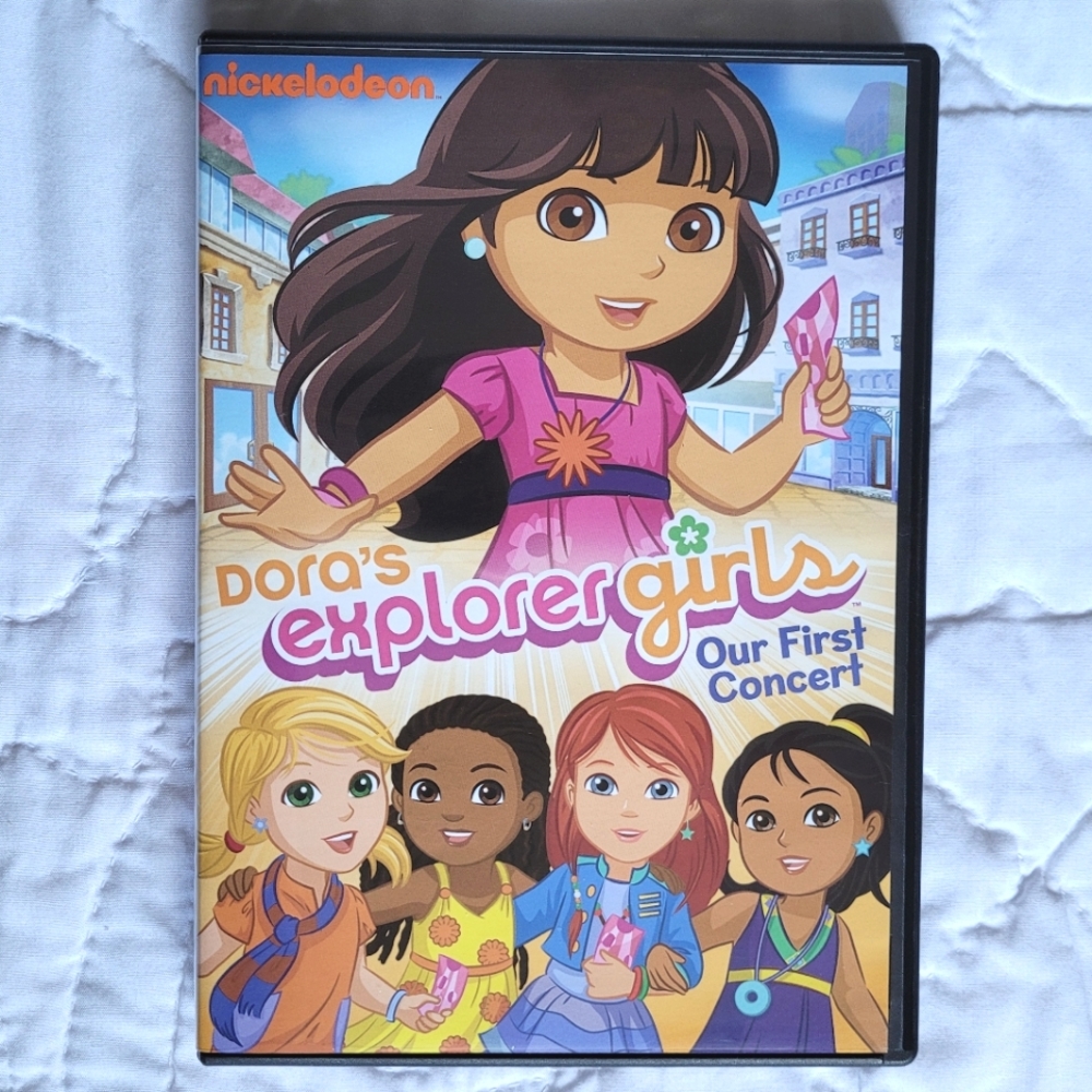 3/$15 🌸 Dora's Explorer Girls: Our First Concert